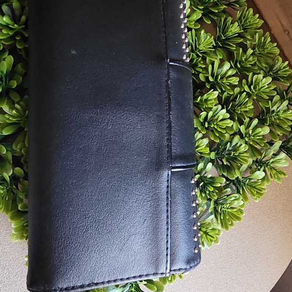 GUC V 1969 Italia Woman’s Wallet Silver Toned Studs - Picture 4 of 11